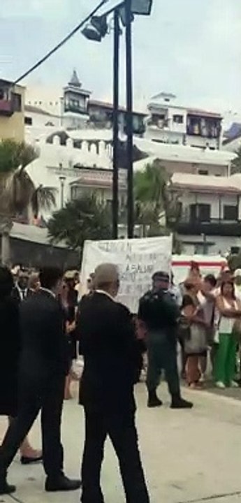 Pancarta de los activistas contra Cuna del Alma