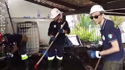 A Stromboli la guerra di 50 volontari contro il fango