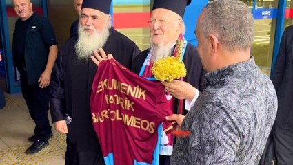 Fener Rum Patriği'ne verilen formada yazan "ekümeniklik" yazısıyla ilgili Kaymakamlıktan açıklama: Hukuki gerçeklerle bağdaşmıyor