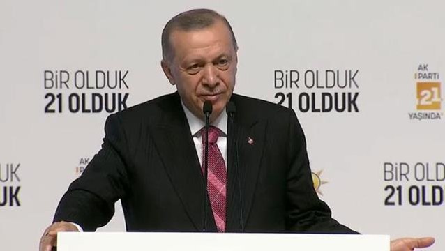Cumhurbaşkanı Erdoğan, AK Parti'nin icraatını ünlü sanatçı İbrahim Tatlıses'in sözleriyle anlattı