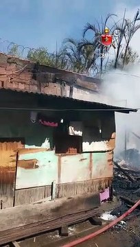 Incêndio atinge barracos de madeira em Taguatinga