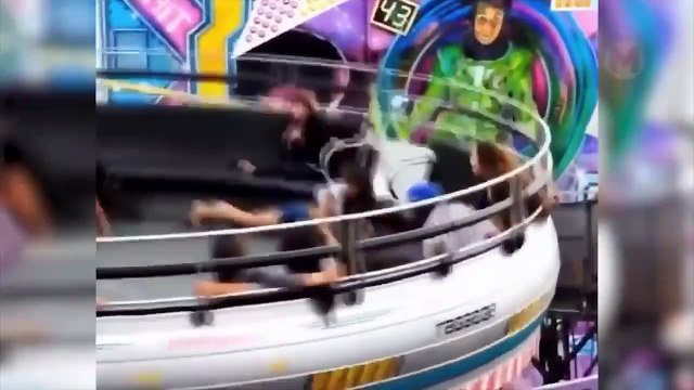 40 Most Ridiculous Moments at Amusement Parks Caught on Camera