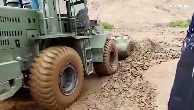 شاهد: مصرع 29 شخصاً على الأقل وتدمير منازل وطرق جراء فيضانات في أفغانستان