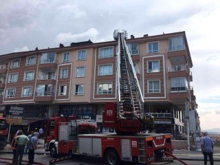 Son dakika haber! Ankara'da çatı yangını korkuttu