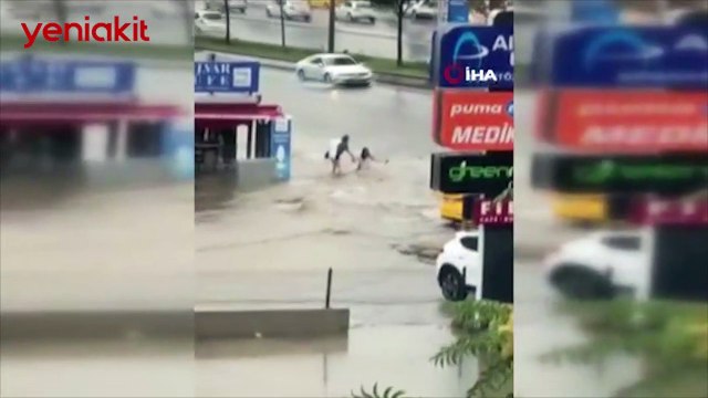 Başkent'te korku dolu anlar! Sele kapılan genç kız böyle kurtarıldı