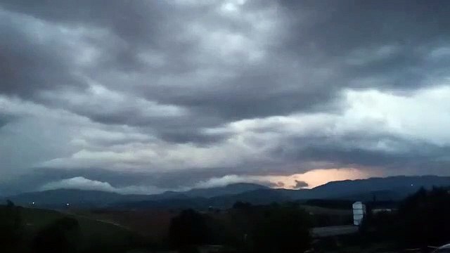 Firenze, vento e fulmini in Mugello