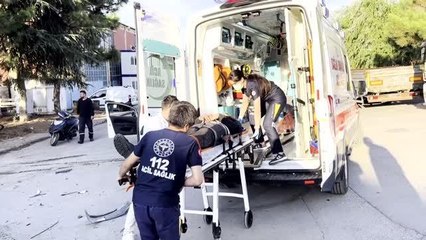 İki otomobilin çarpıştığı kazada 3 kişi yaralandı