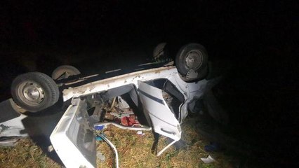Tokat haberleri! Tokat'ta otomobil tarlaya uçtu: 8 yaralı
