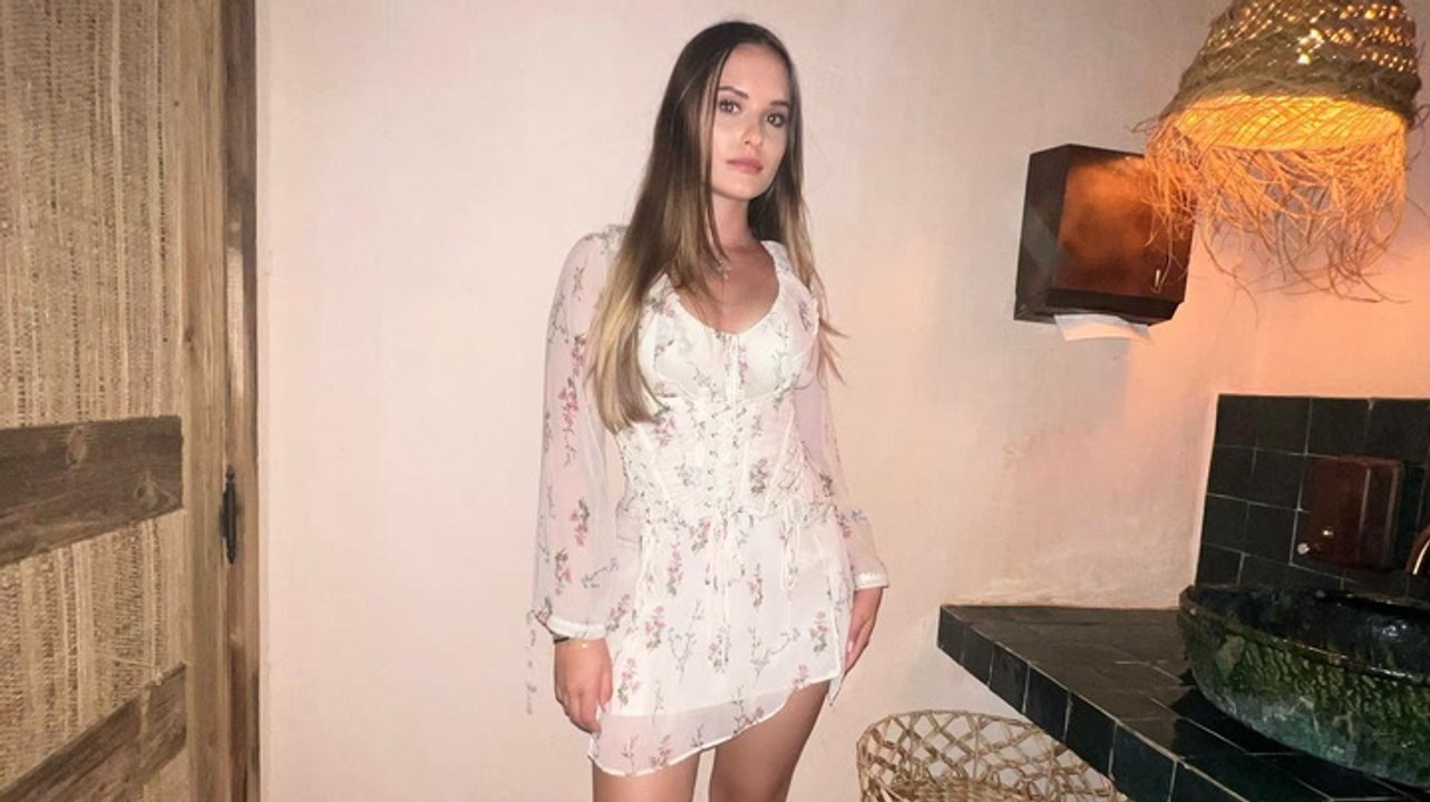 Kürzer geht’s nicht mehr – Davina Geiss im ultra-kurzen Minikleid