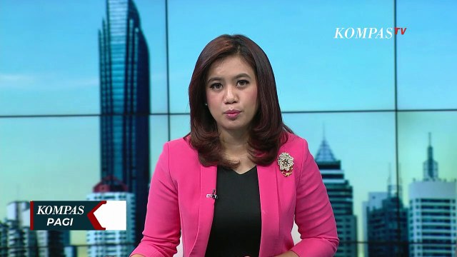 Hindari Pemotor, Truk Bermuatan Karton Terguling di Sukabumi Bogor