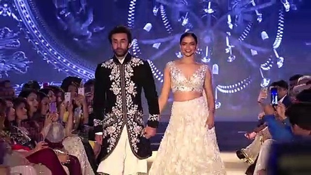 Fans Favourite Couples Walk The Ramp | Ranveer-Deepika, Salman-Katrina, Ranbir, Shahid-Mira