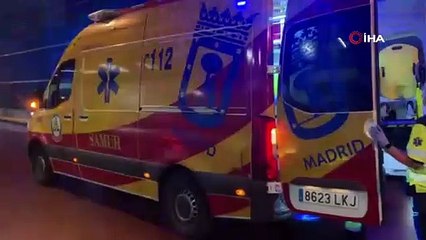 Çaldığı araçla metro istasyonunun merdivenlerine sıkıştı