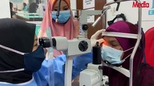 Alina Hassan terima bantuan rawatan mata daripada Siti Sarah _ MHNEWS