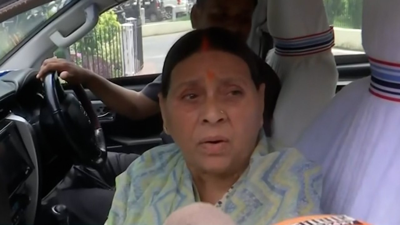 CBI raids Rabri Devi's Personal Secretary | ABP News