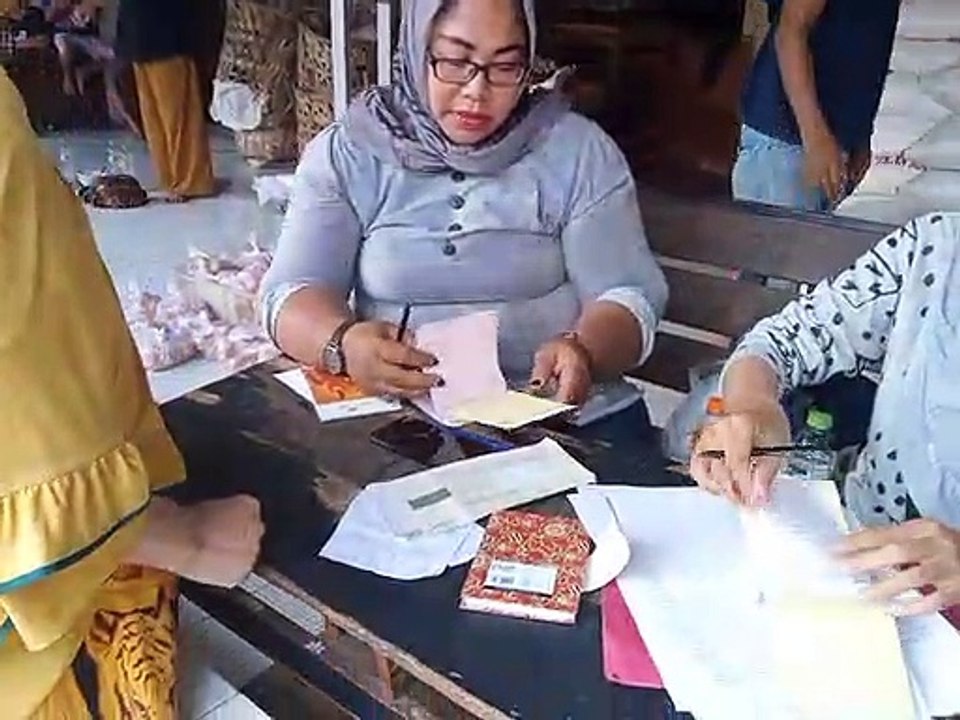 Penyaluran Bantuan Pangan di Tangerang