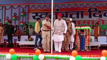 कोरबा में राजस्व मंत्री जयसिंह ने किया ध्वजारोहण