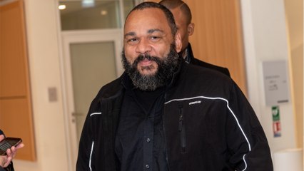 GALA VIDEO - Dieudonné persona non grata : il fait son spectacle… sur une aire d’autoroute