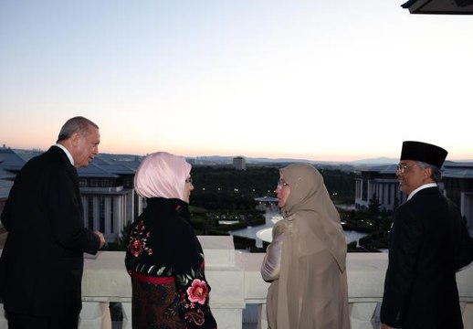 Cumhurbaşkanı Erdoğan, Malezya Kralı Abdullah Şah ile aile fotoğrafı çekildi