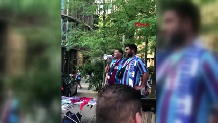 Trabzonsporlu taraftarlar, Kopenhag caddelerini bordo-maviye boyadı