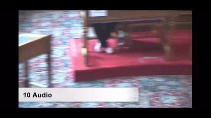 Ice cream vendor keeps spot outside Sheffield school despite road safety fears