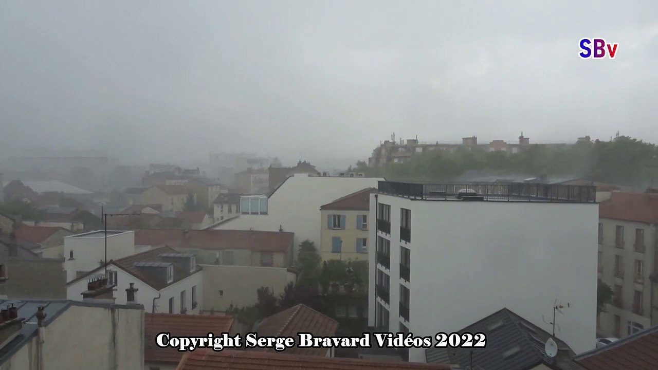 PARIS 16 août 2022 Après plus d'un mois et demi de canicule et sécheresse