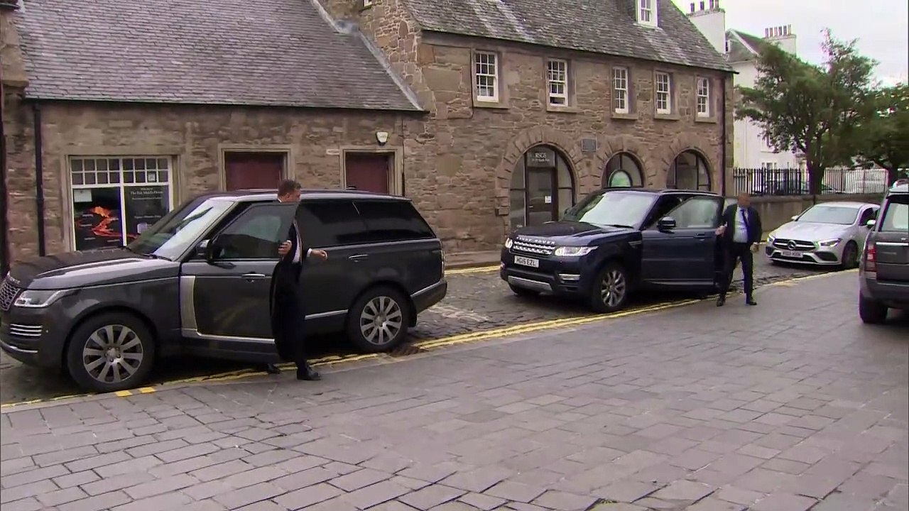 Liz Truss and Rishi Sunak arrive at hustings venue in Perth