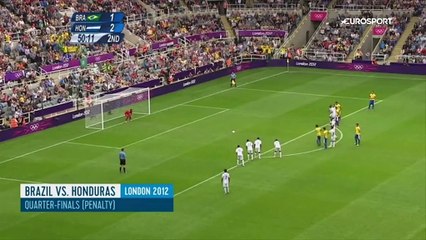 En 2012, Neymar ne ralentissait pas sa course d'élan pour tirer un penalty