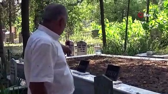 Dinmeyen acı... Aynı aileden 8 kişi mezarlıkta aynı karede