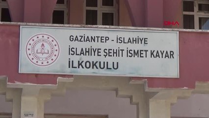 ÖĞRETMENLER, OKULLARINI BOYAYARAK YENİ YILA HAZIRLIYOR