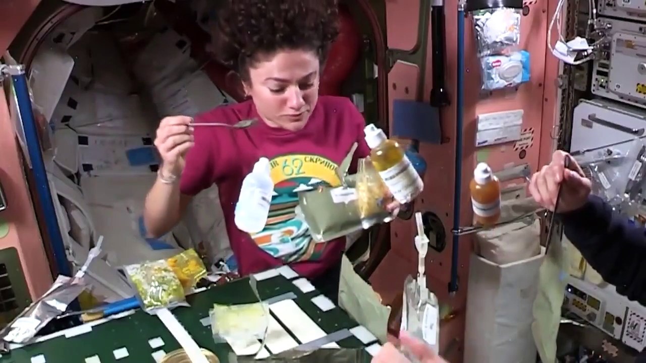 Astronautas não podem arrotar no espaço; saiba o motivo