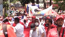 Chavismo ratifica con manifestación su respaldo a políticas laborales de Maduro