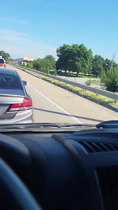 Road Raging Driver Loses Bumper