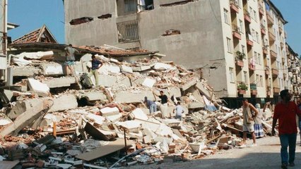 Gölcük depremi ne zaman oldu? 17 Ağustos depremi ne zaman, saat kaçta, kaç şiddetinde oldu? Gölcük depreminde kaç kişi vefat etti?