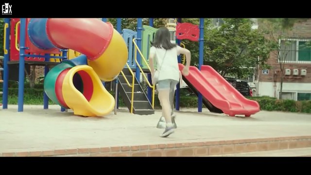 Poor Girl Makes A Bracelet For Her Friend`s Birthday, But She Is Bullied As A Result Of Her Efforts
