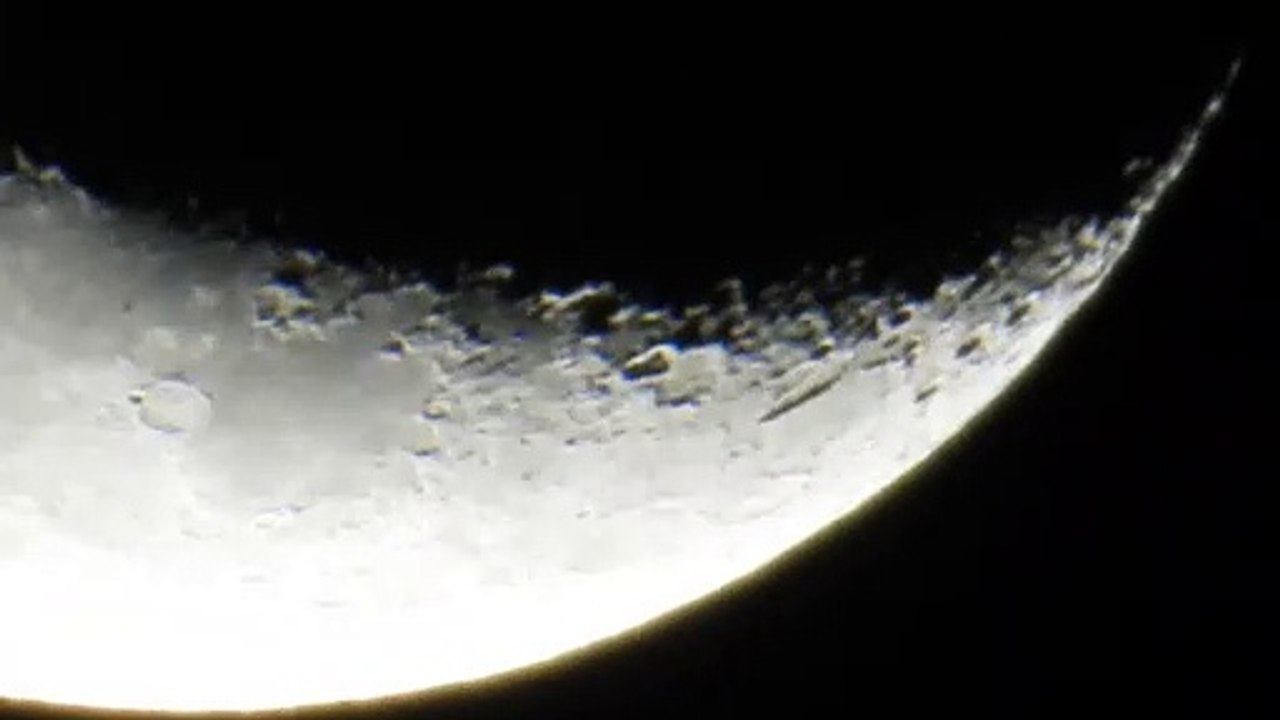 luna iluminada al 15%