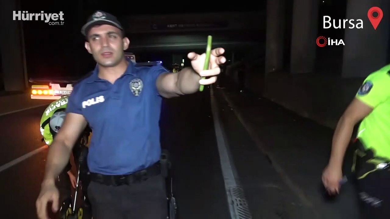 Motosikletten düştüler, yerde yardım beklerken otomobilin altında kaldılar: 2 ağır yaralı