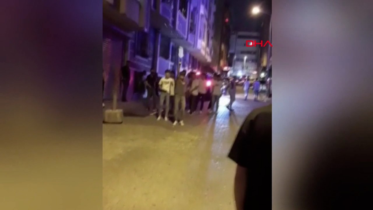 Sultangazi'de asker uğurlamasında havaya ateş ettiler