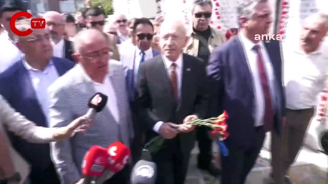 Kılıçdaroğlu, Yalova'daki Deprem Anıtı'nı ziyaret etti