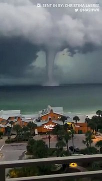 فيديو يرصد إعصار هائل قبالة سواحل ولاية فلوريدا