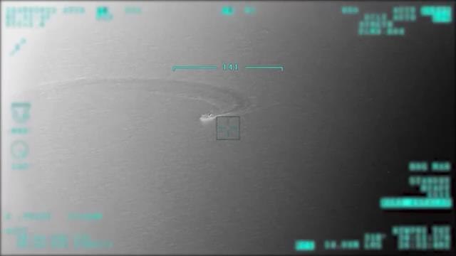 Yunanistan'ın, göçmenleri Türk kara sularına ittiği anlar görüntülendi