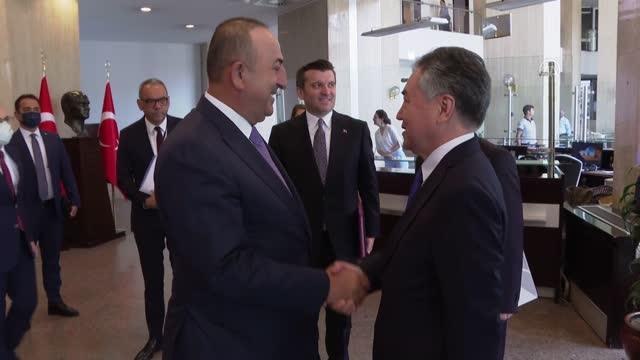 Dışişleri Bakanı Çavuşoğlu, Kırgızistan Dışişleri Bakanı Ceenbek Kulubayev ile görüştü