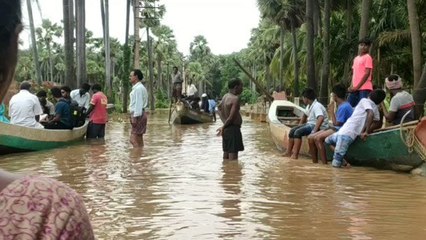 下载视频: గోదావరి ఉగ్రరూపం... తెలంగాణా, ఏపీలలో పలు గ్రామాలు జల దిగ్బంధం *News | Telugu OneIndia