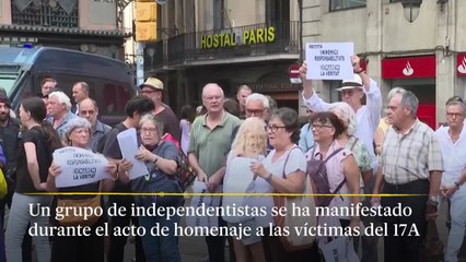 Un grupo de independentistas boicotea el homenaje a las víctimas del 17A