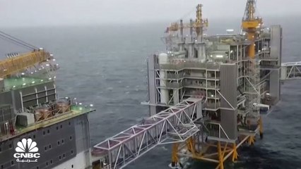 كيف أثر ارتفاع النفط عالمياً على أسعار الوقود عربياً وخليجياً ؟