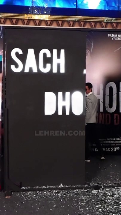 Dhokha Star's Grand Entry