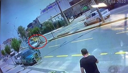 Otomobiliyle bisikletliye çarptı, kazanın şokunu atlatamadı