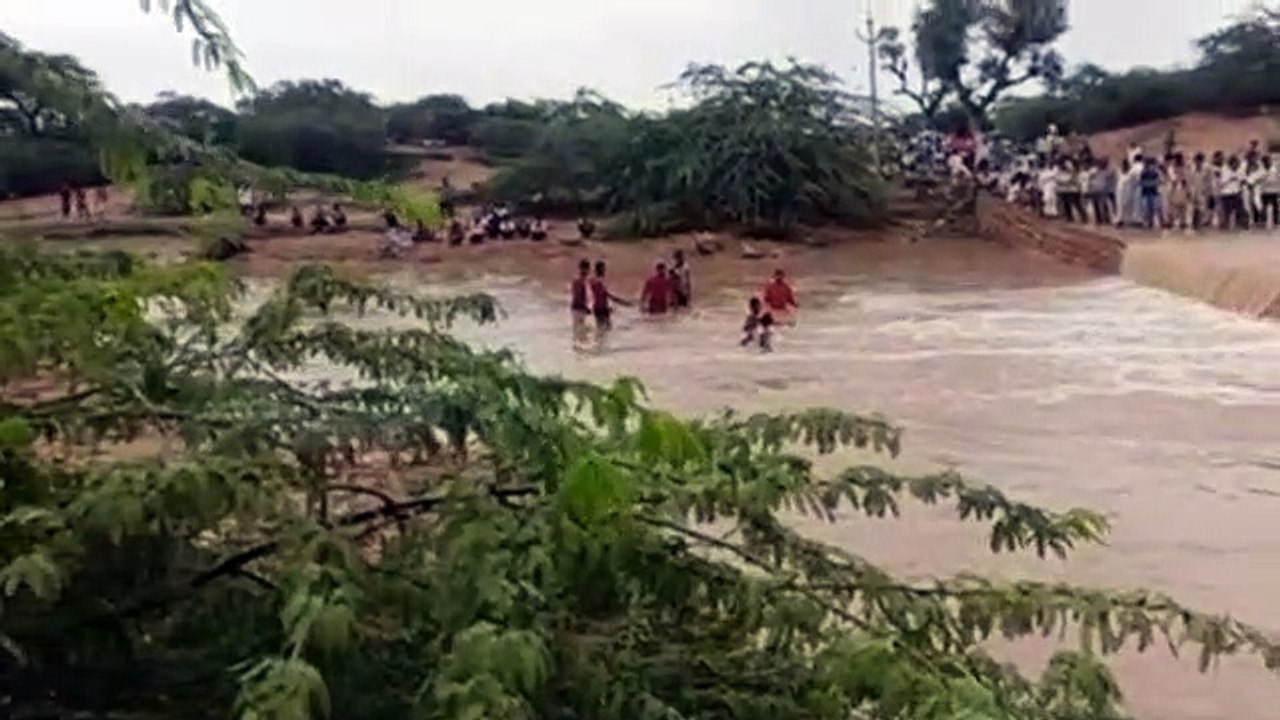 Watch Video:नदी में नहाने गए युवक की डूबने से म...