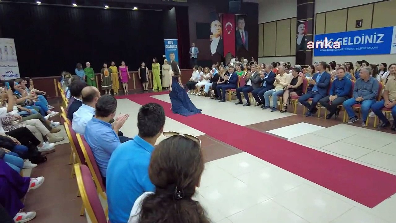 ESENYURTLU KADINLAR HEM TASARLADI HEM SERGİLEDİ