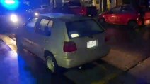 Dos hombres y una mujer fueron detenidos por circular en un auto robado en la colonia El Sauz