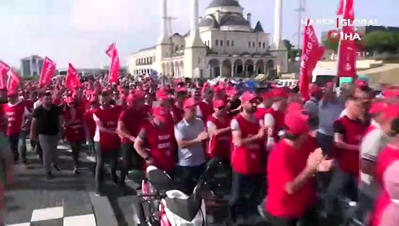 Tekirdağ'da belediye çalışanları 'ek zam' talebiyle eylem yaptı